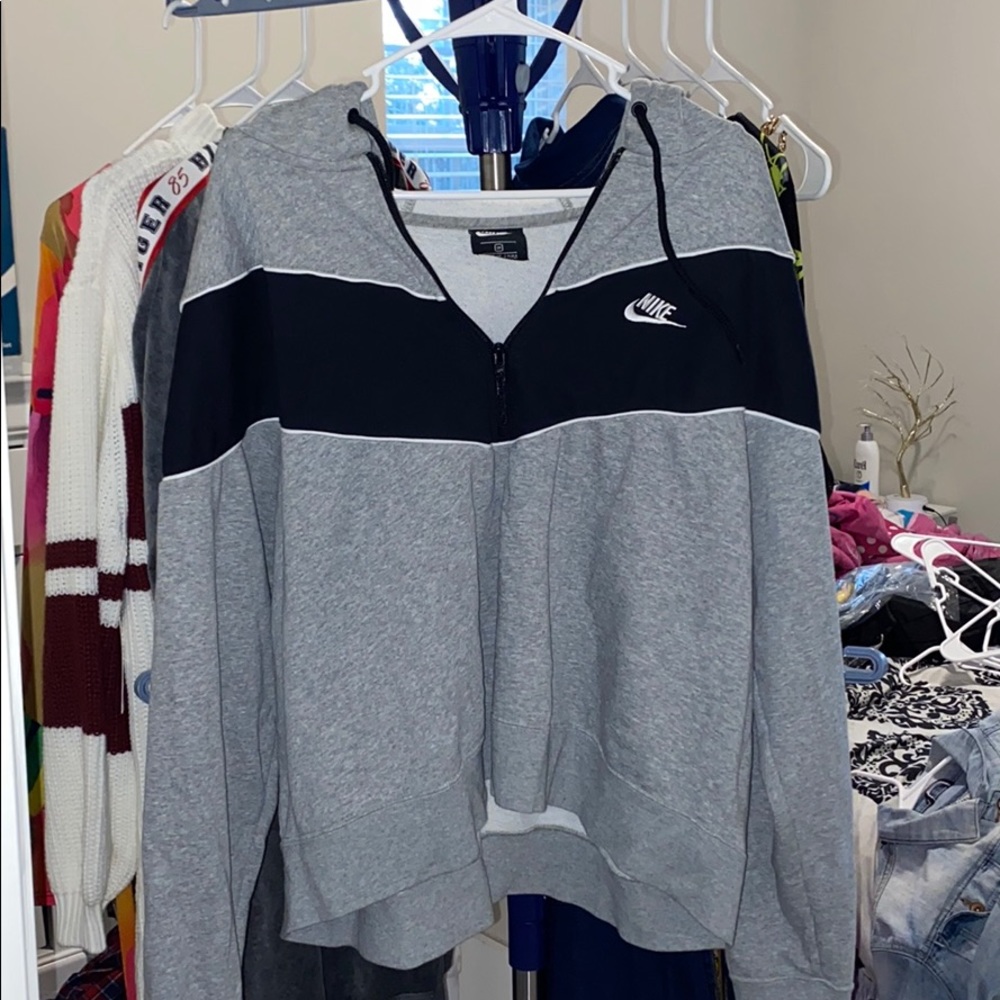 Nike crop top sweater with hood